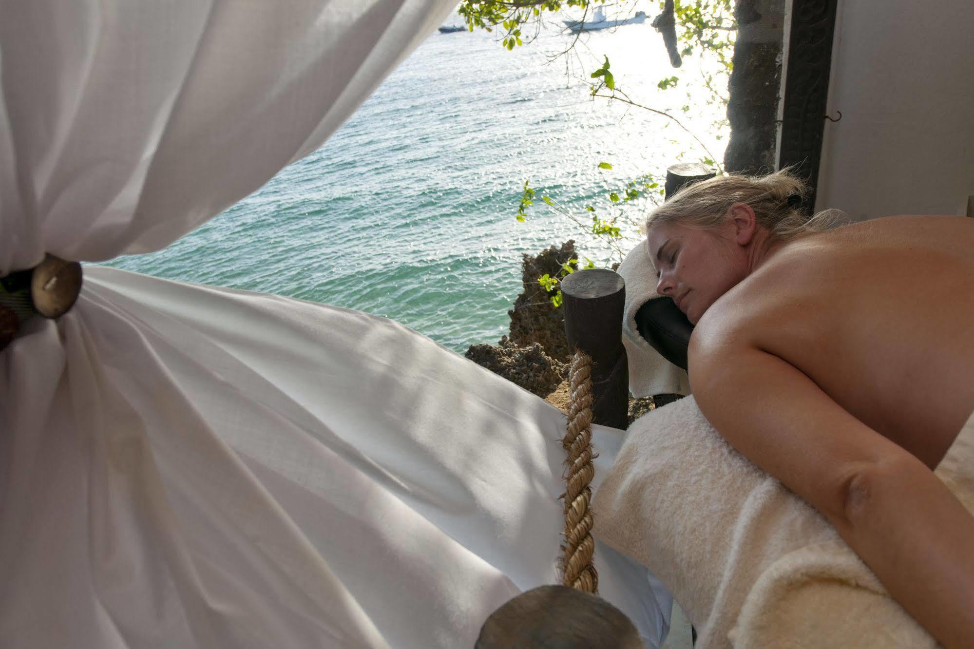 Azura Quilalea Island Hotell Eksteriør bilde