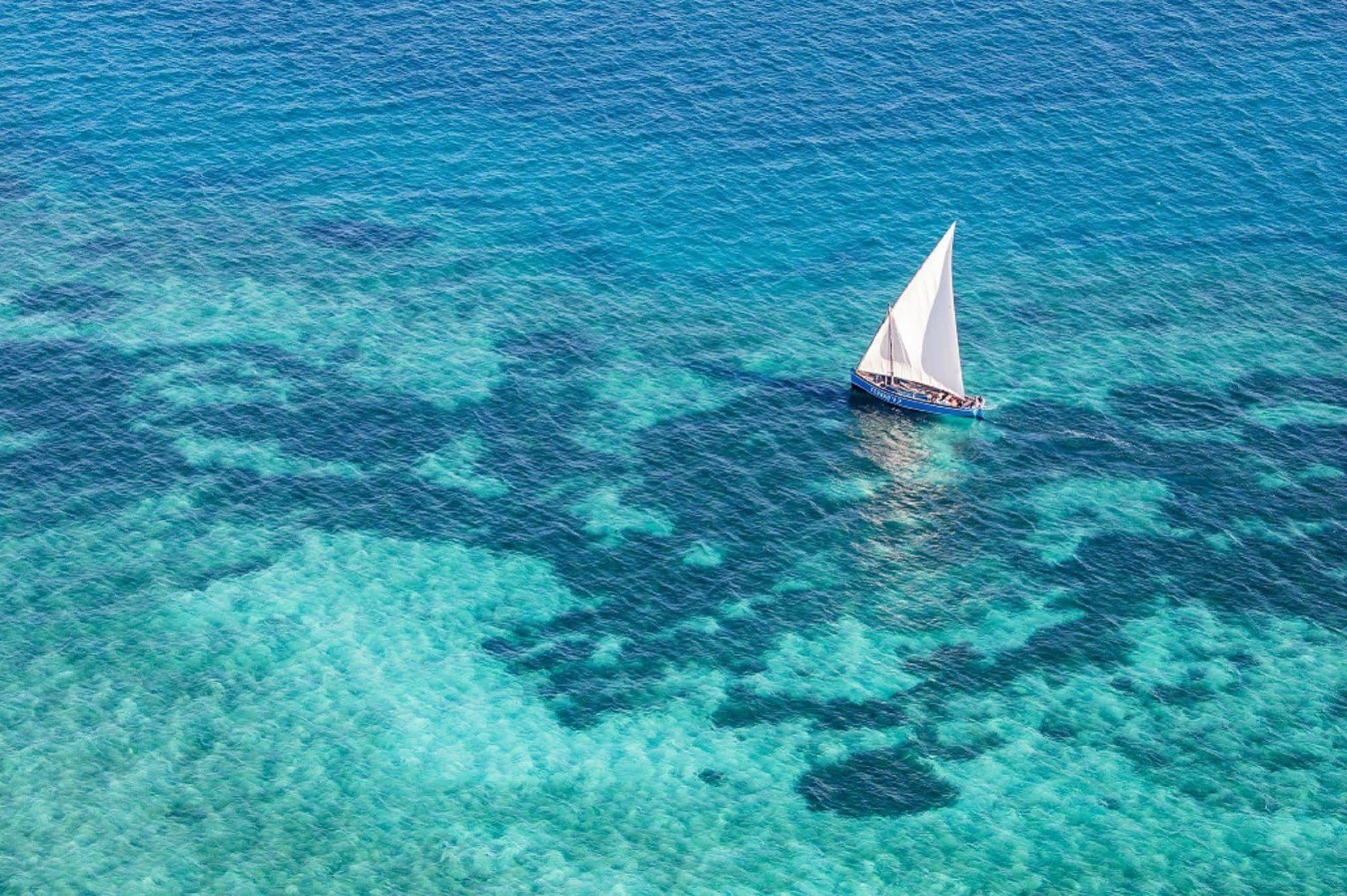 Azura Quilalea Island Hotell Eksteriør bilde
